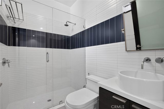 3087 Passmore Drive, Los Angeles, CA 90068