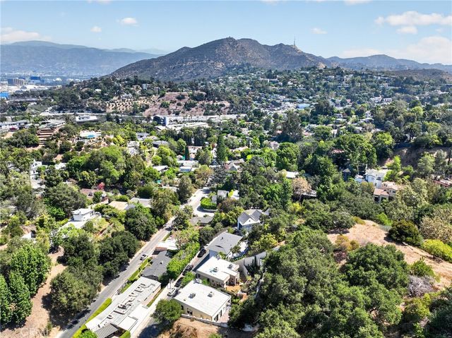 3087 Passmore Drive, Los Angeles, CA 90068