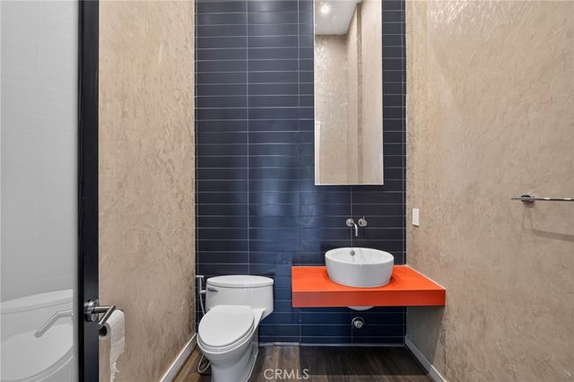 3087 Passmore Drive, Los Angeles, CA 90068
