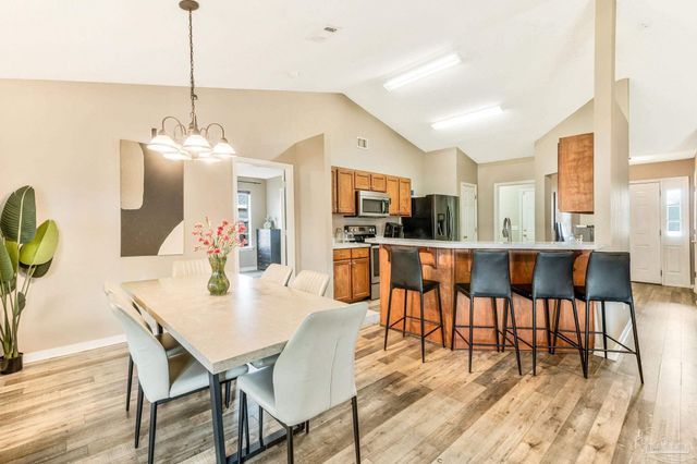 6825 Fort Deposit Dr, Pensacola, FL 32526