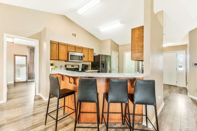 6825 Fort Deposit Dr, Pensacola, FL 32526