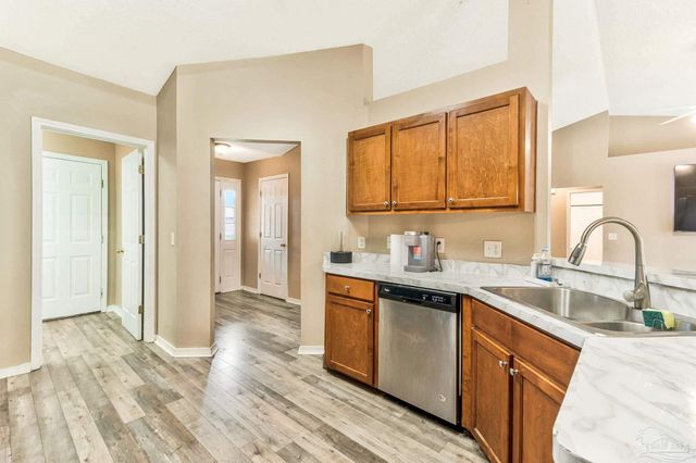 6825 Fort Deposit Dr, Pensacola, FL 32526