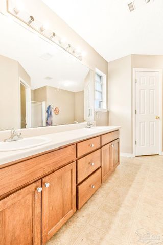 6825 Fort Deposit Dr, Pensacola, FL 32526