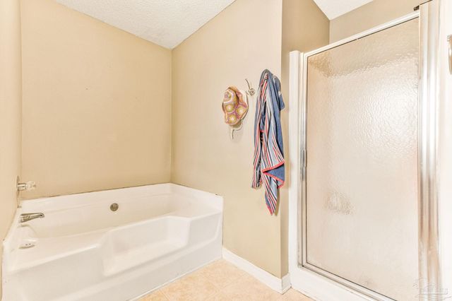 6825 Fort Deposit Dr, Pensacola, FL 32526