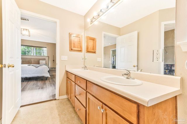 6825 Fort Deposit Dr, Pensacola, FL 32526