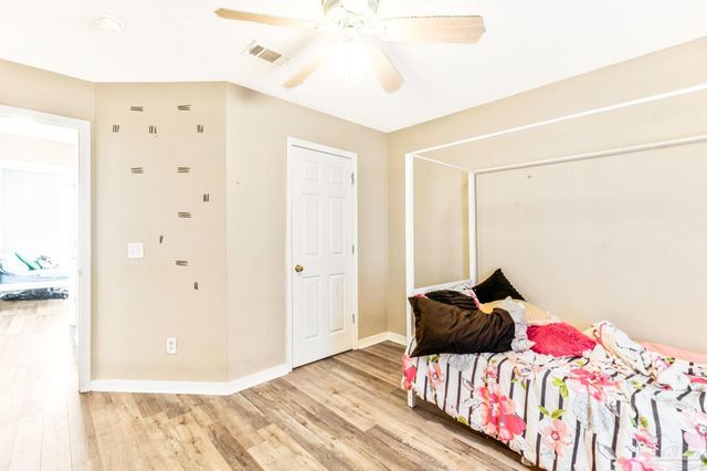 6825 Fort Deposit Dr, Pensacola, FL 32526