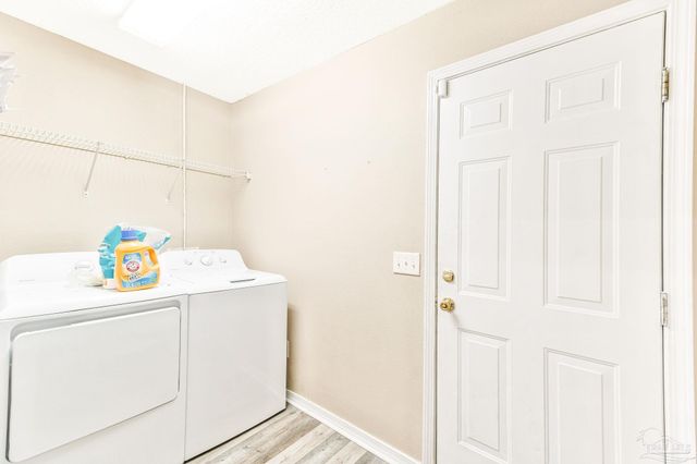 6825 Fort Deposit Dr, Pensacola, FL 32526