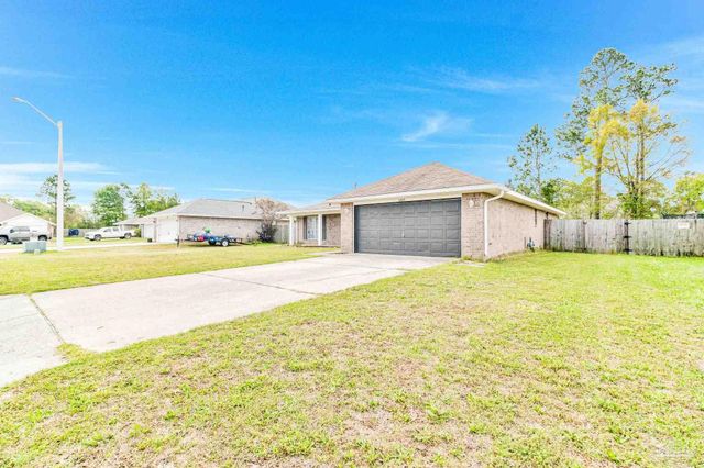 6825 Fort Deposit Dr, Pensacola, FL 32526