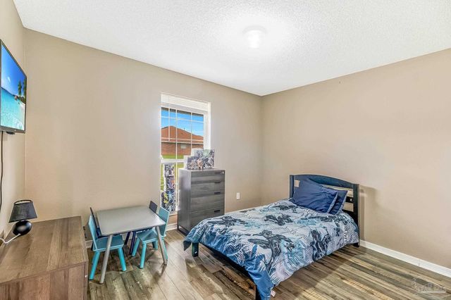 6825 Fort Deposit Dr, Pensacola, FL 32526