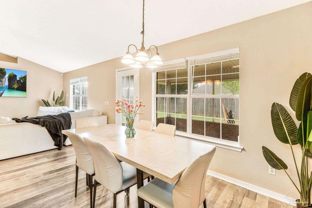 6825 Fort Deposit Dr, Pensacola, FL 32526