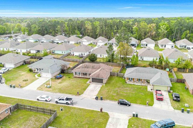 6825 Fort Deposit Dr, Pensacola, FL 32526