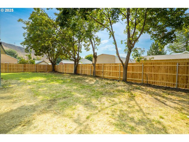 1895 Balm St, Baker City, OR 97814