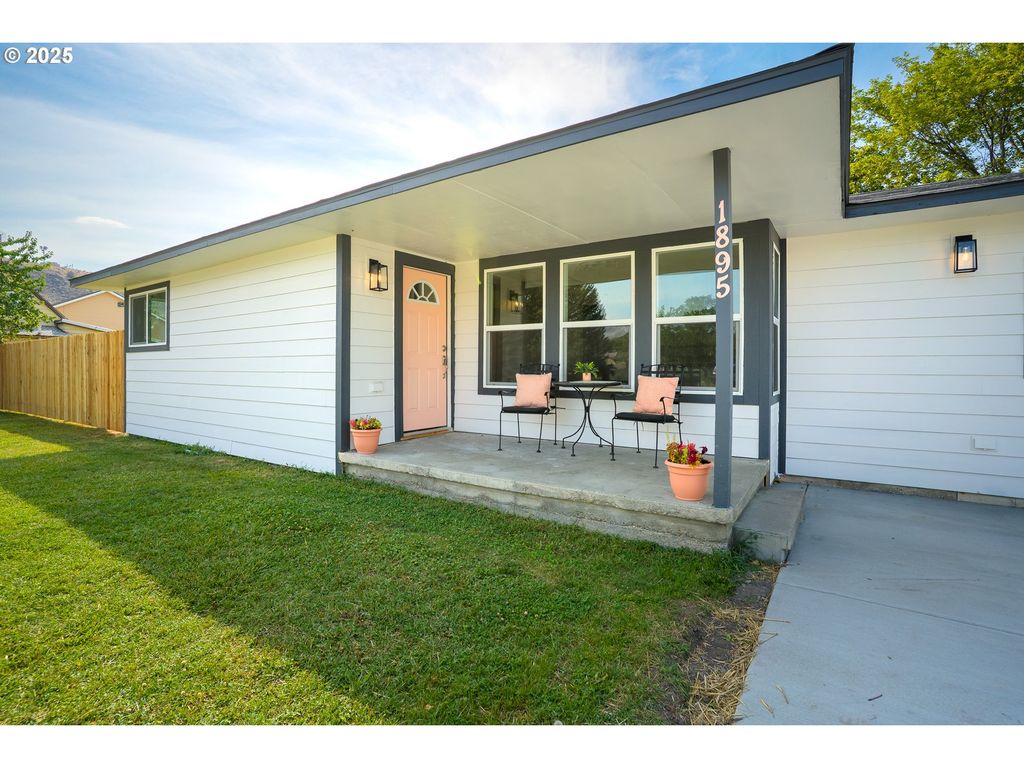 1895 Balm St, Baker City, OR 97814