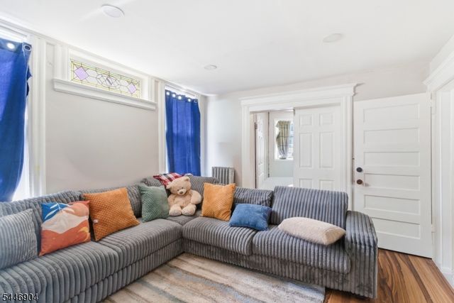 530 Norwood St, East Orange City, NJ 07018