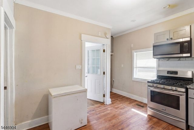 530 Norwood St, East Orange City, NJ 07018