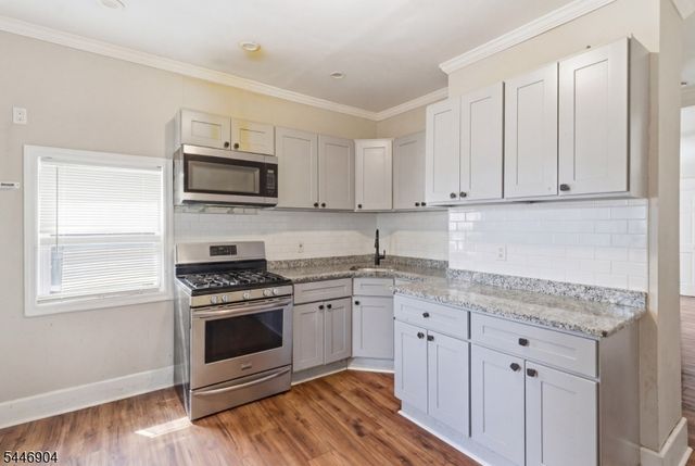 530 Norwood St, East Orange City, NJ 07018