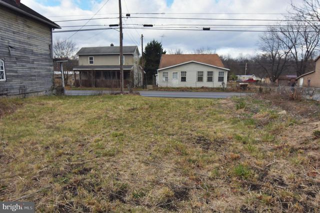 3094 WILLIAMSPORT PIKE, Falling Waters, WV 25419