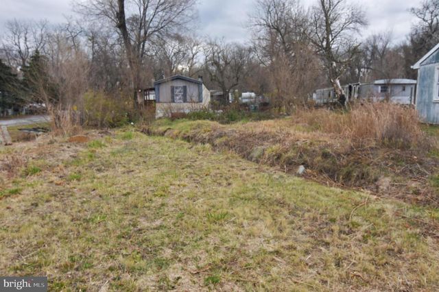 3094 WILLIAMSPORT PIKE, Falling Waters, WV 25419