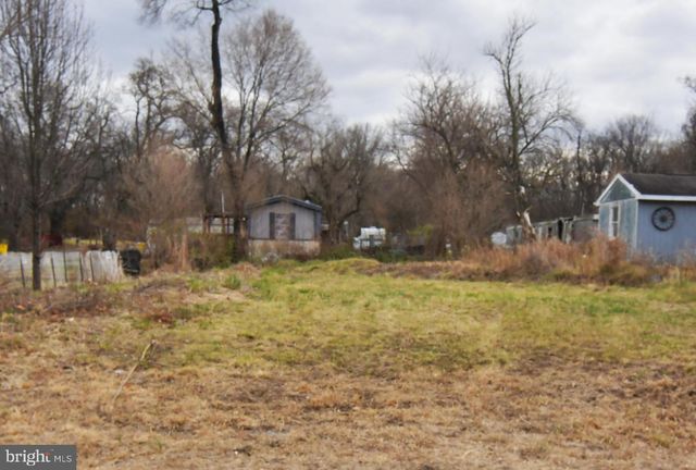 3094 WILLIAMSPORT PIKE, Falling Waters, WV 25419