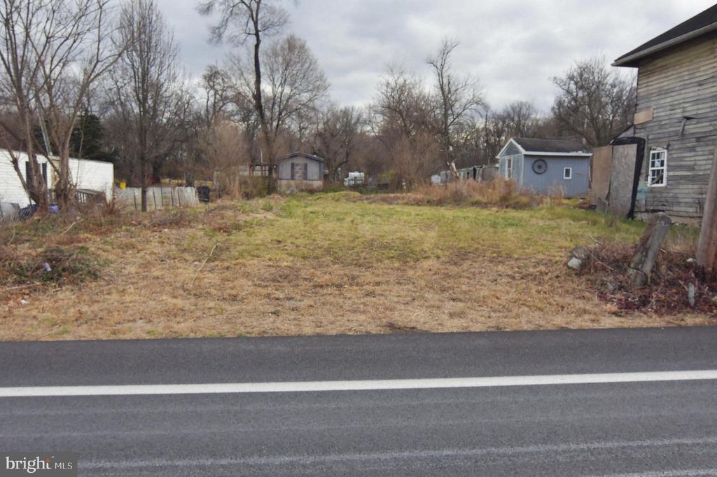 3094 WILLIAMSPORT PIKE, Falling Waters, WV 25419