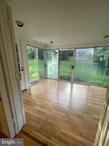 5528 WARWICK PL, Chevy Chase, MD 20815