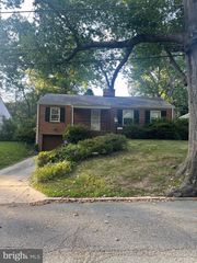 5528 WARWICK PL, Chevy Chase, MD 20815