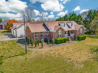 105 Ashton Cir, Fayetteville, TN 37334