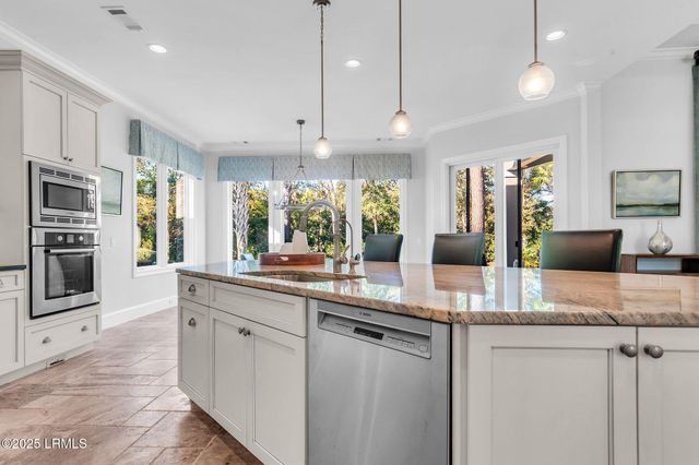 20 Royal Crest Drive, Hilton Head Island, SC 29928