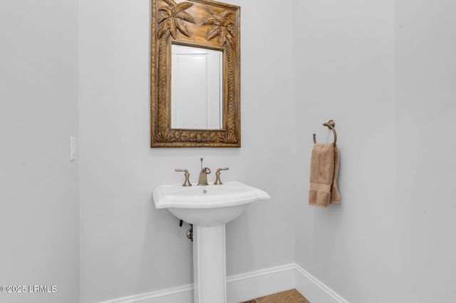 20 Royal Crest Drive, Hilton Head Island, SC 29928