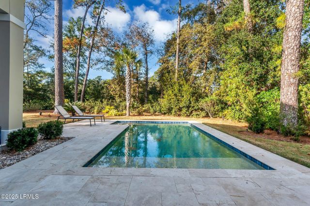 20 Royal Crest Drive, Hilton Head Island, SC 29928