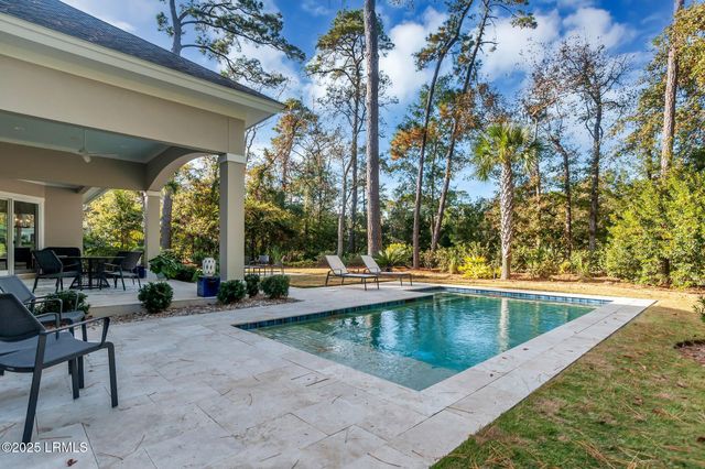 20 Royal Crest Drive, Hilton Head Island, SC 29928