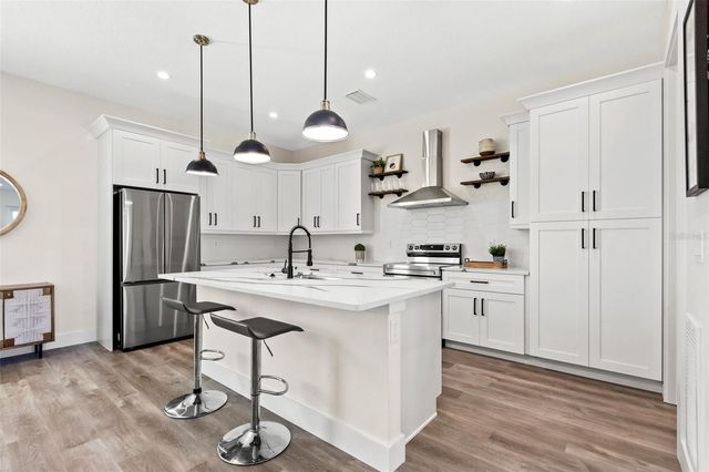 121 E WARREN AVENUE 3, Tampa, FL 33602