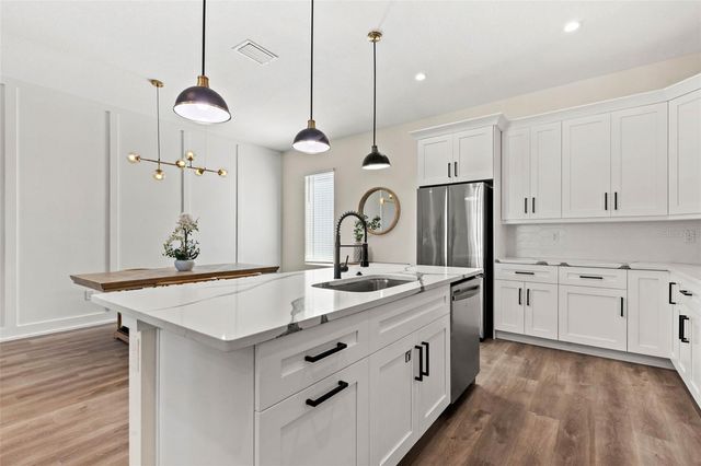 121 E WARREN AVENUE 3, Tampa, FL 33602