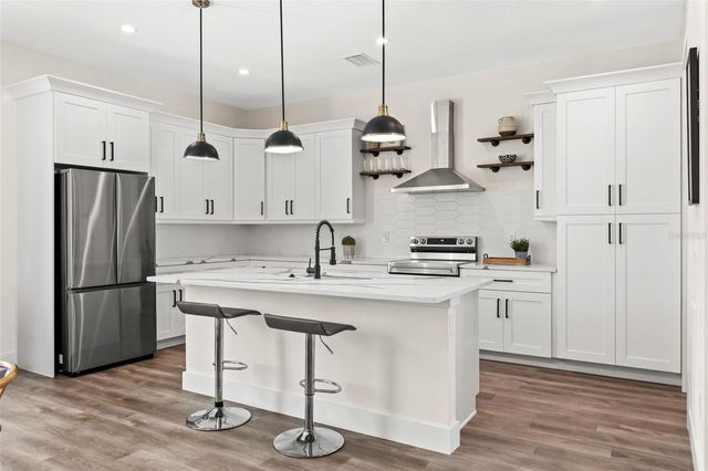 121 E WARREN AVENUE 3, Tampa, FL 33602