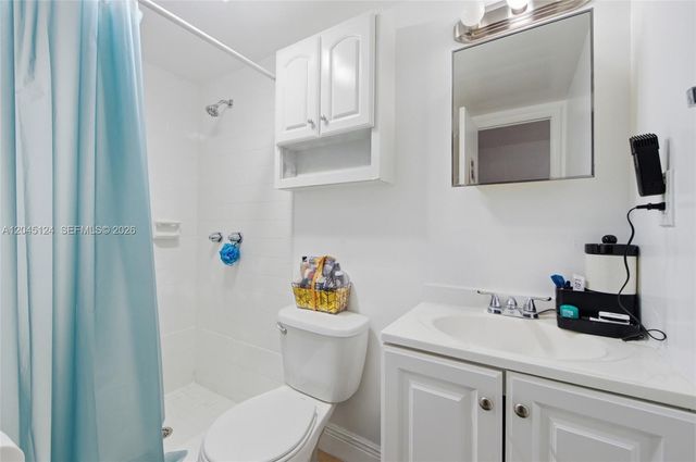 2520 N Andrews Avenue 107, Wilton Manors, FL 33311