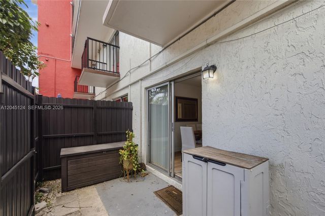 2520 N Andrews Avenue 107, Wilton Manors, FL 33311