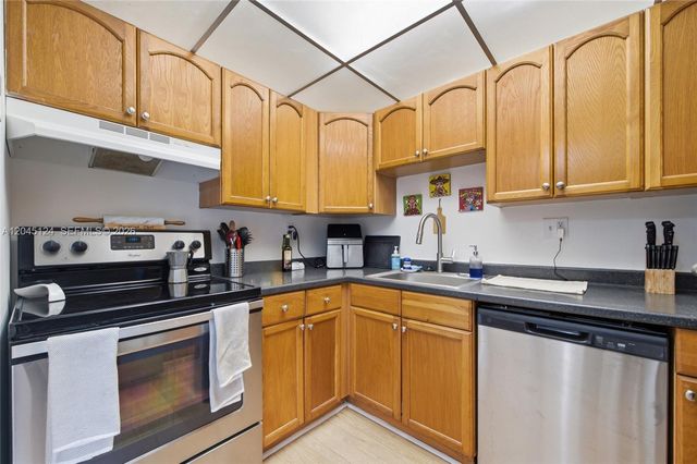 2520 N Andrews Avenue 107, Wilton Manors, FL 33311