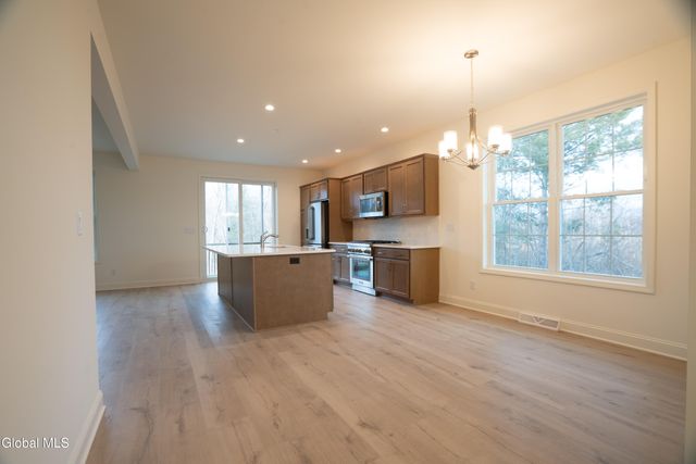 48 Lancaster Court, Ballston, NY 12019