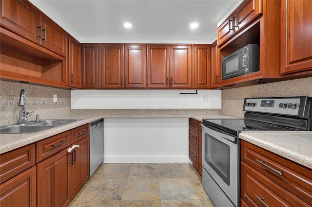 9823 SW 93rd Ter, Miami, FL 33176