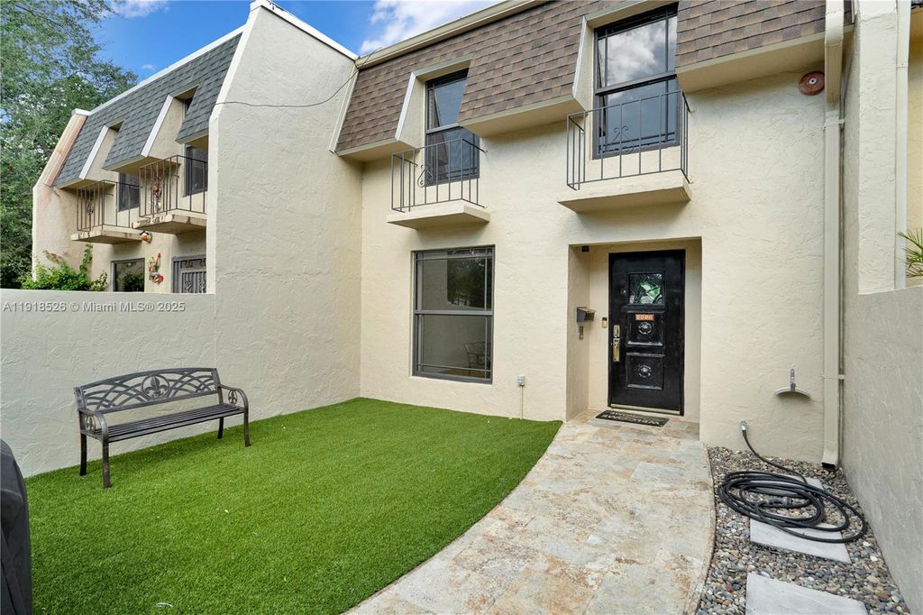 9823 SW 93rd Ter, Miami, FL 33176