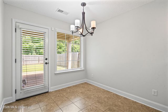 6450 Arbor Lake Drive, Horn Lake, MS 38637