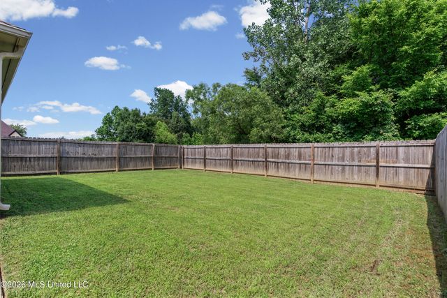 6450 Arbor Lake Drive, Horn Lake, MS 38637