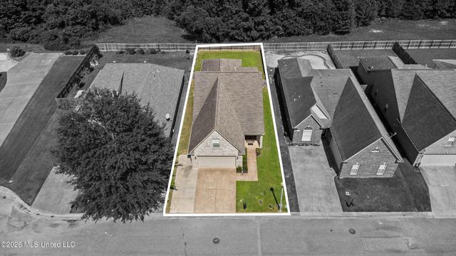 6450 Arbor Lake Drive, Horn Lake, MS 38637