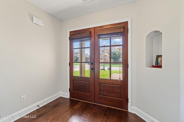 6450 Arbor Lake Drive, Horn Lake, MS 38637