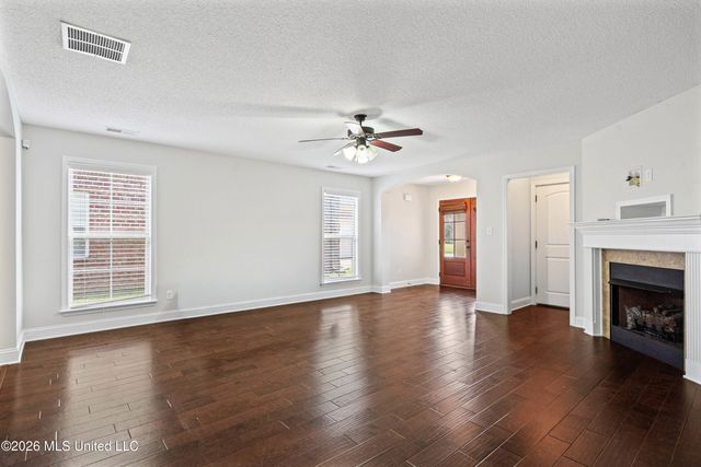 6450 Arbor Lake Drive, Horn Lake, MS 38637