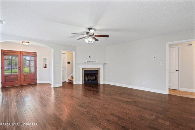 6450 Arbor Lake Drive, Horn Lake, MS 38637