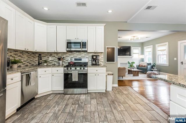 25 Davey Street, Bloomfield, NJ 07003