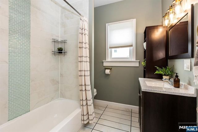 25 Davey Street, Bloomfield, NJ 07003