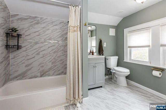 25 Davey Street, Bloomfield, NJ 07003