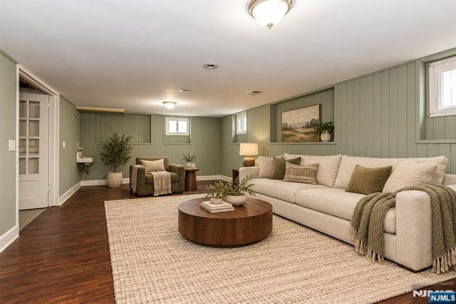 25 Davey Street, Bloomfield, NJ 07003